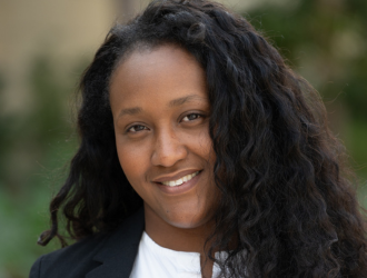 Maria Rodrigues, chargée de relations clients pour Les Assises